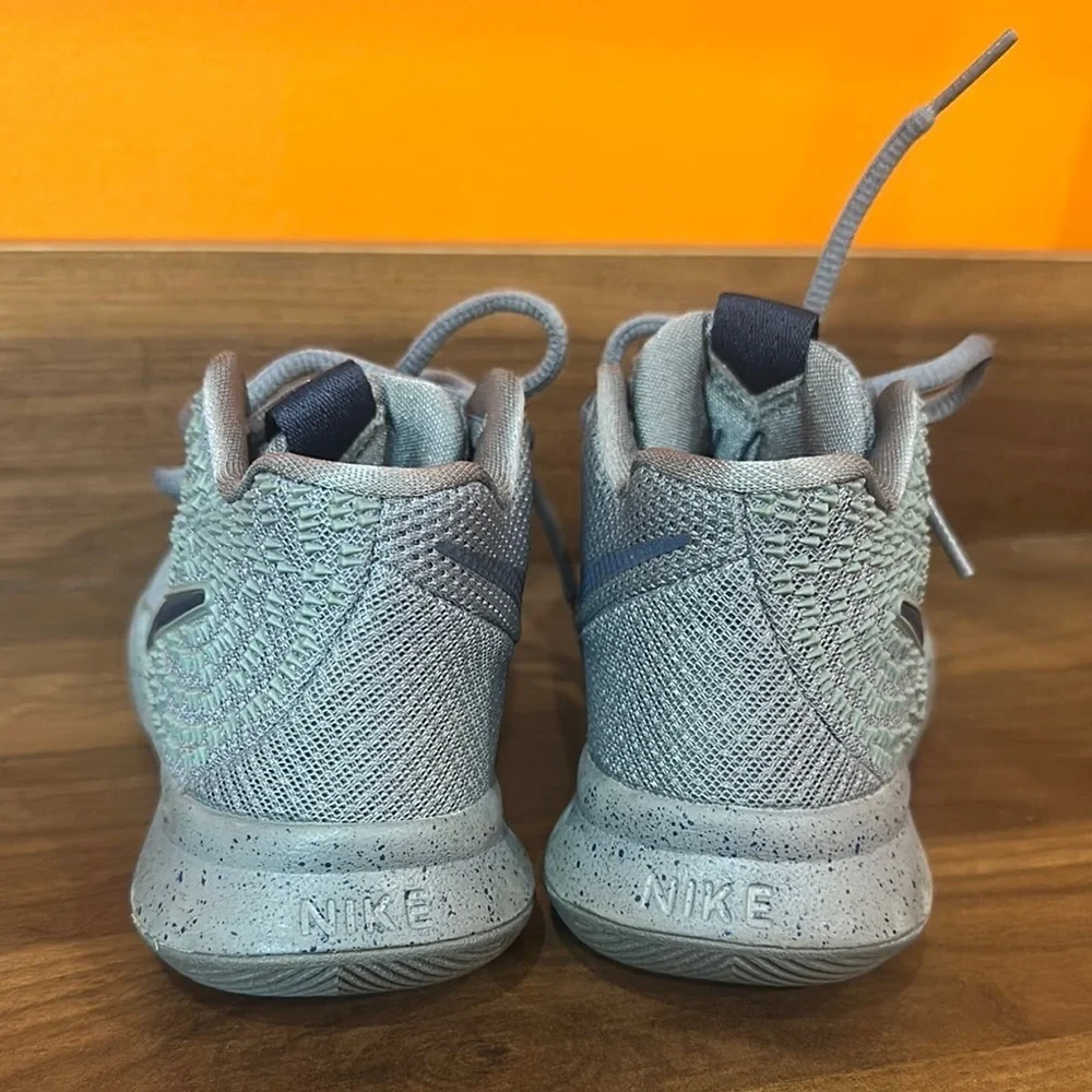 Nike Kids Gray High-Top Sneakers size 11